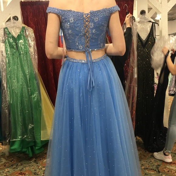 PROM DRESS!! ONLY WORN ONCE!! - Picture 3 of 8